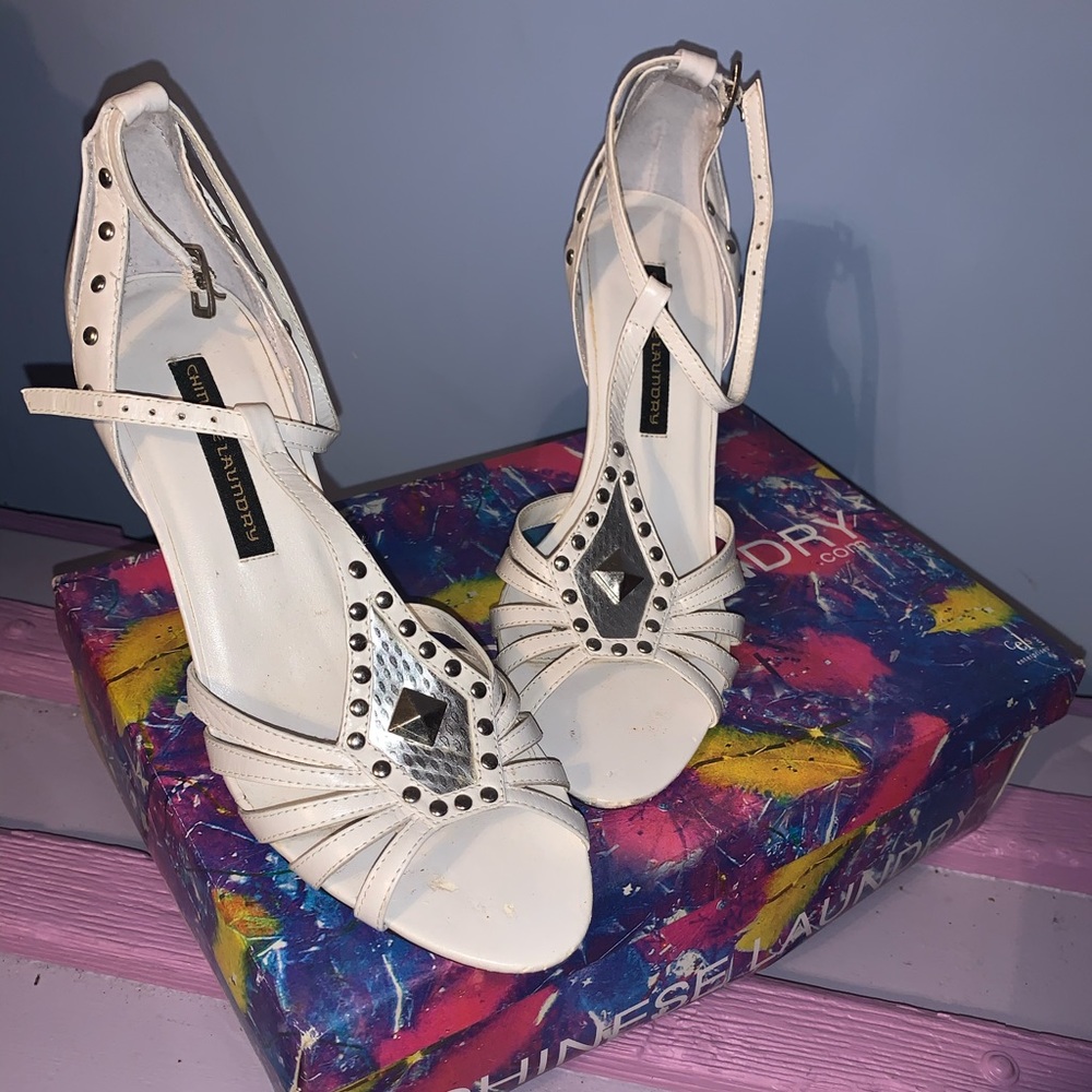 7M Chinese laundry Edda sandals